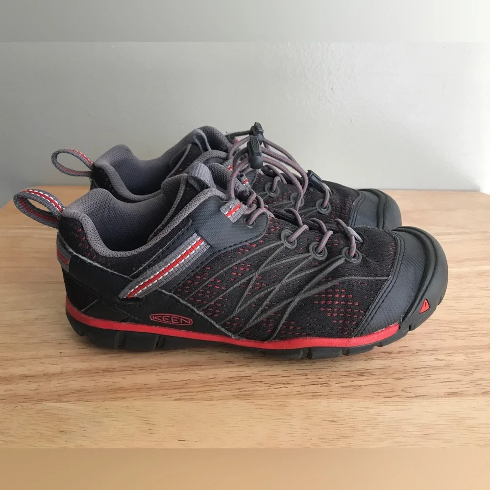 Keen Waterproof Shoes Big Kids Size: US 2 EUR 34 CM 21